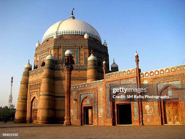 shrine of shah rukn e alam - multan bildbanksfoton och bilder