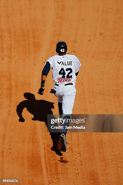 Chris Robenson, Sultanes de Monterrey runs during their game against Vaqueros de la Laguna valid for Mexican BaseBall League 2010 at Stadium...