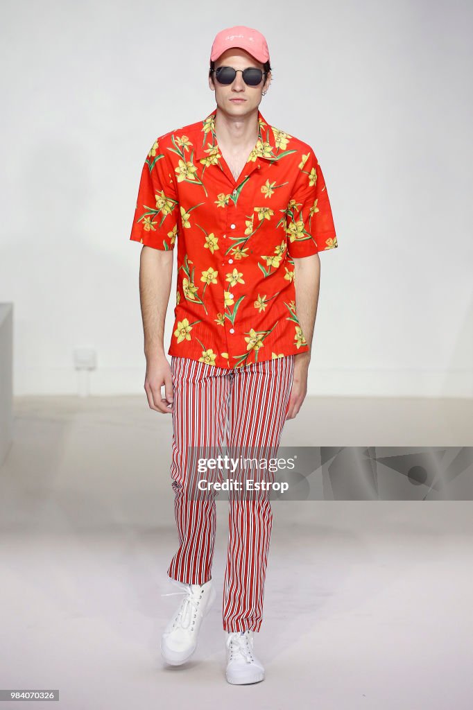 Agnes B.: Runway - Paris Fashion Week - Menswear Spring/Summer 2019