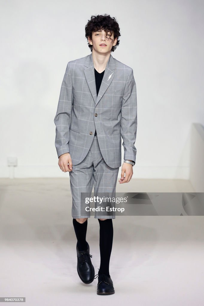 Agnes B.: Runway - Paris Fashion Week - Menswear Spring/Summer 2019