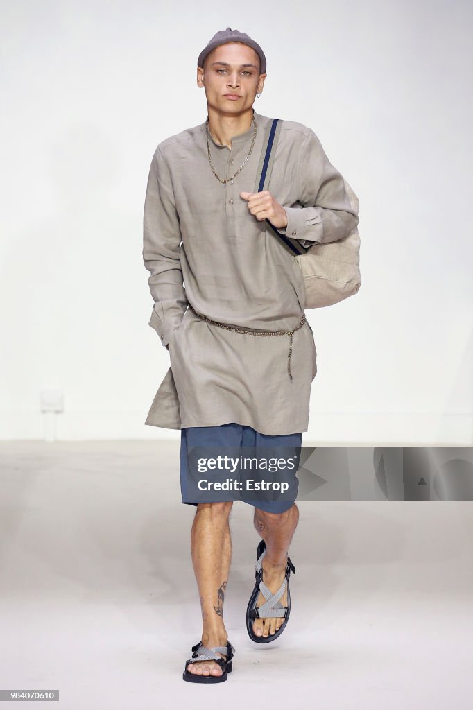 Agnes B.: Runway - Paris Fashion Week - Menswear Spring/Summer 2019