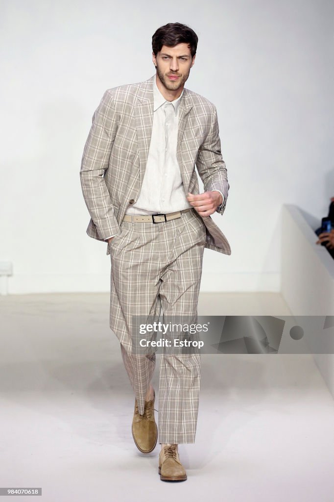 Agnes B.: Runway - Paris Fashion Week - Menswear Spring/Summer 2019