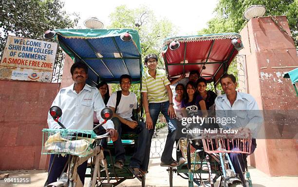 Imdad Rickshaw 946 Rickshaw Stand Stock Photos, High-Res Pictures, and Images - Getty ...