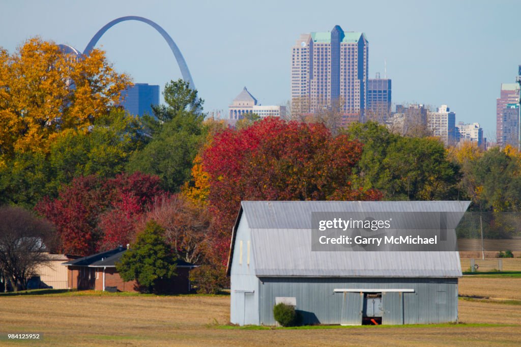 Arch with Carl's Barn