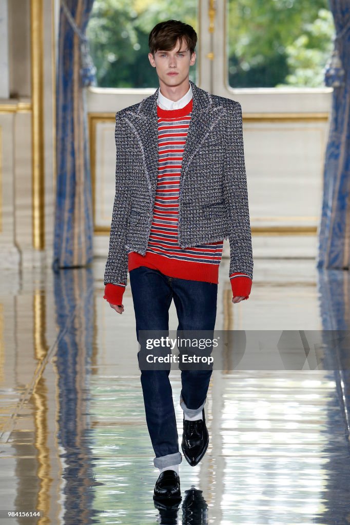 Balmain: Runway - Paris Fashion Week - Menswear Spring/Summer 2019