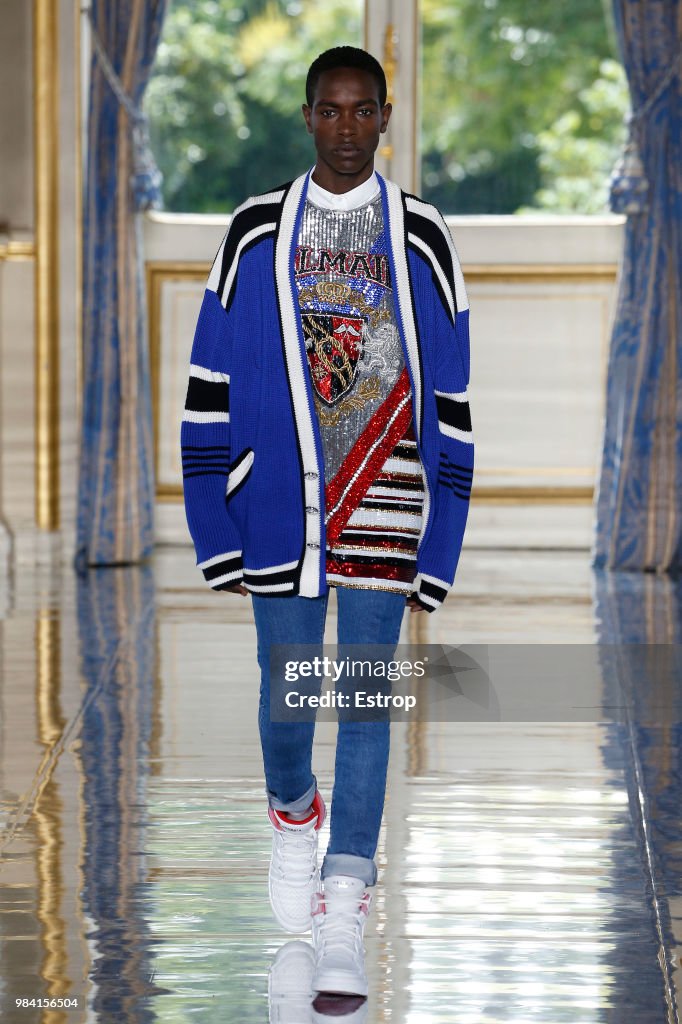 Balmain: Runway - Paris Fashion Week - Menswear Spring/Summer 2019