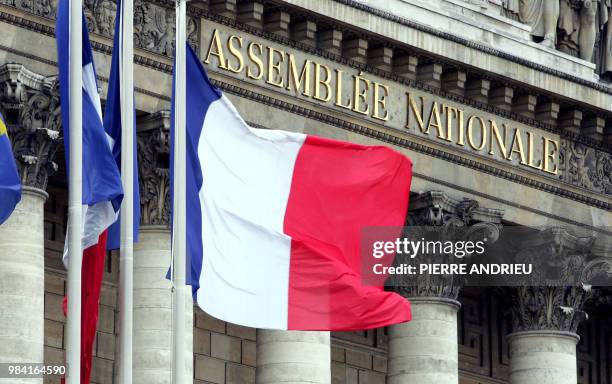 Photo prise le 08 août 2005 du fronton de l'Assemblée nationale à Paris. AFP PHOTO PIERRE ANDRIEU