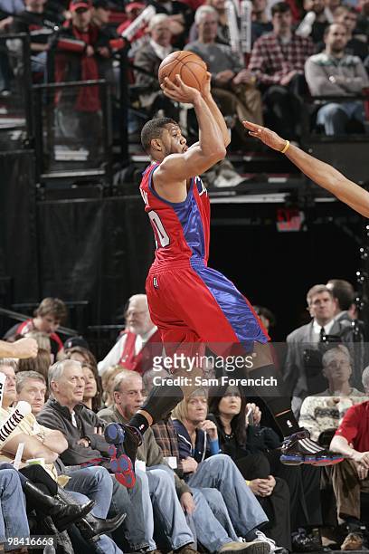 Eric Gordon of the Los Angeles Clippers makes a jumpshot against the Portland Trail Blazers on February 16, 2010 at the Rose Garden Arena in...