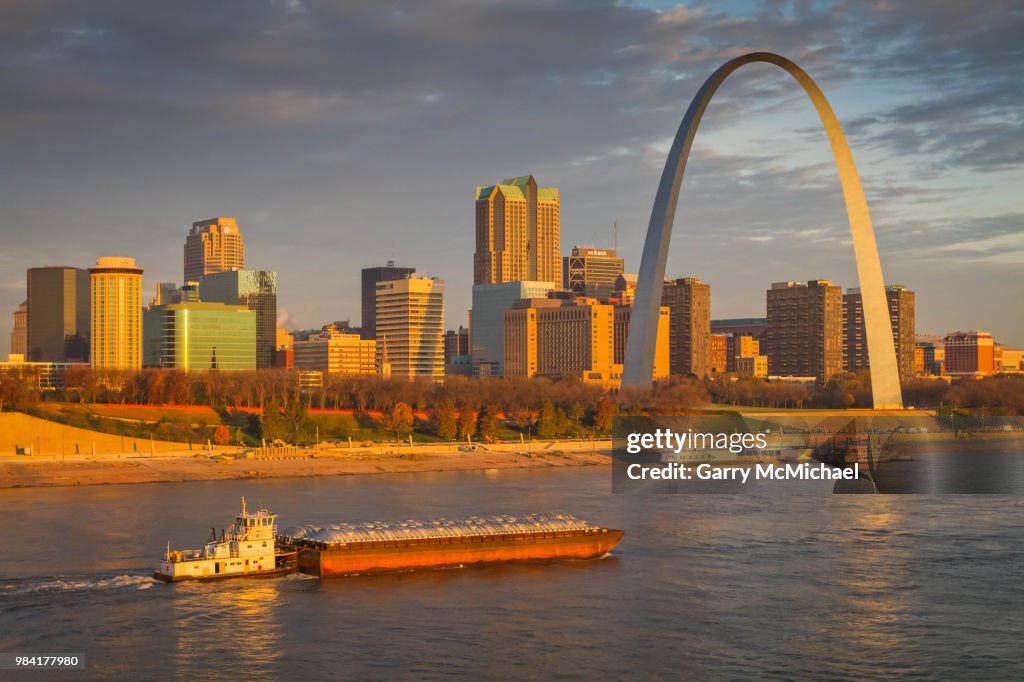 St Louis Arch at Sunrise