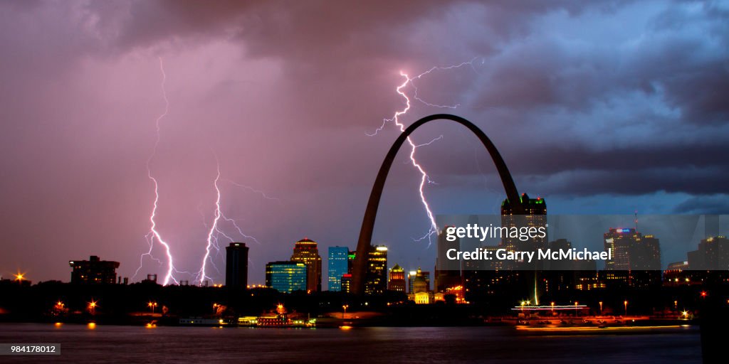 Lightning behind the St Louis Arch - pano
