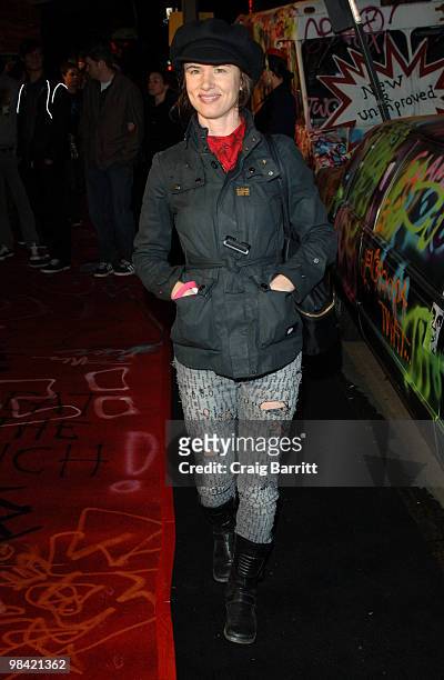 Juliette Lewis arrives at Banksy's "Exit Through The Gift Shop" Los Angeles Premiere on April 12, 2010 in Los Angeles, California.