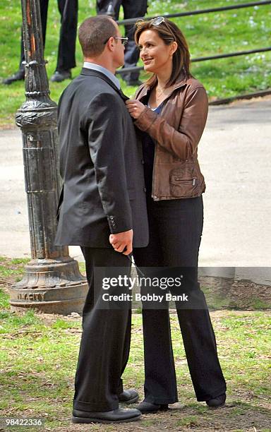 Mariska Hargitay and Christopher Meloni on location for "Law & Order: SVU" at Streets of Manhattan on April 12, 2010 in New York City.