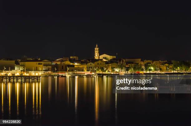 lesina di notte - notte ストックフォトと画像