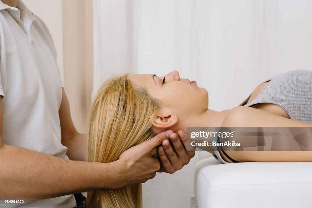 Chiropractie nek aanpassing