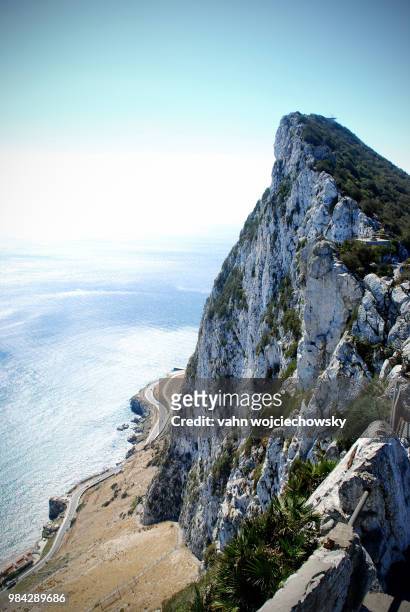the rock of gibraltar, uk. - vahn stock pictures, royalty-free photos & images