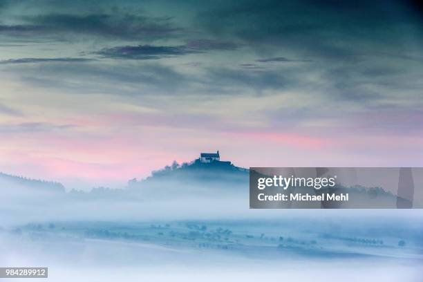 chapel of wurmlingen at sunrise - mehl 個照片及圖片檔