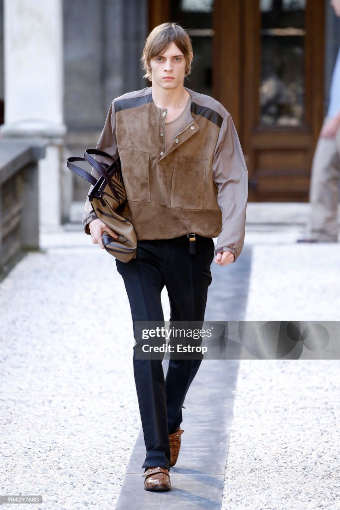 Dunhill London: Runway - Paris Fashion Week - Menswear Spring/Summer 2019