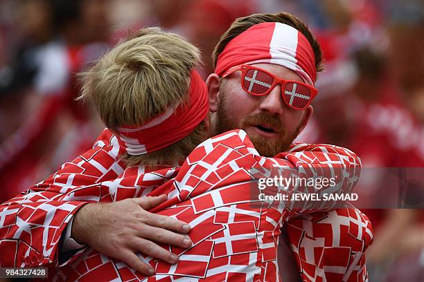 Hug Fan Hug Fans Photos and Premium High Res Pictures - Getty Images
