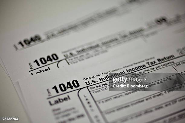 Form 2010 New 1040 Form Photos and Premium High Res Pictures - Getty Images