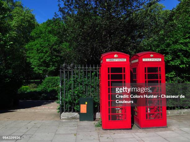 two red phones london - chasseur stock-fotos und bilder