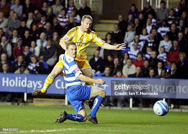 Kevin Nolan of Newcastle United scores the opening goal during the Coca Cola Championship match between Reading and Newcastle United at the Madejski...