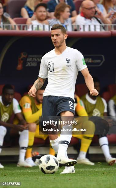 Russland, Moskau: Fußball: WM, Vorrunde, Gruppe C, 3. Spieltag: Dänemark - Frankreich im Luschnikistadion. Lucas Hernandez aus Frankreich in Aktion....