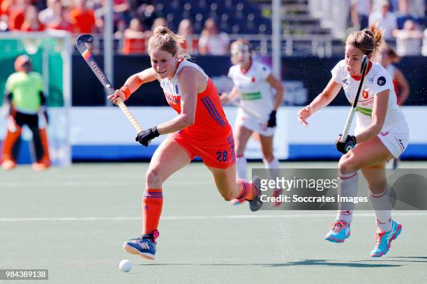 Margot Zuidhof of Holland Women, Maria Lopez of Spain Women during the Rabobank 4-Nations trophy match between Holland v Spain at the Hockeyclub...