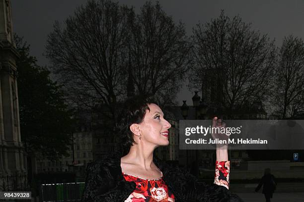 Singer Luz Casal poses after being decorated with the 'Honor medal of the city of Paris' by Bertrand Delanoe at Hotel de Ville on April 13, 2010 in...