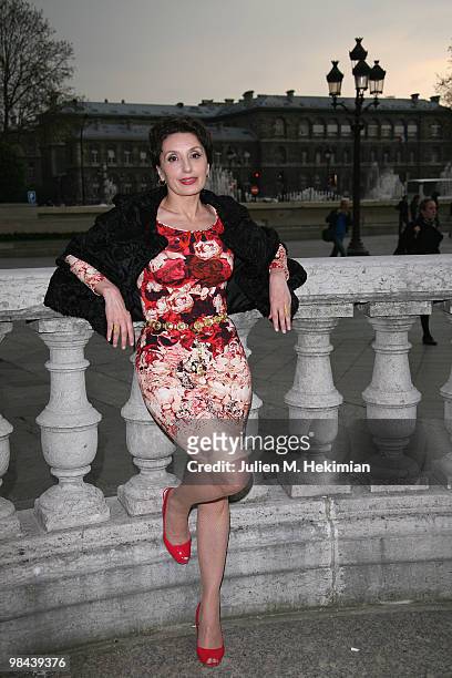 Singer Luz Casal poses after being decorated with the 'Honor medal of the city of Paris' by Bertrand Delanoe at Hotel de Ville on April 13, 2010 in...