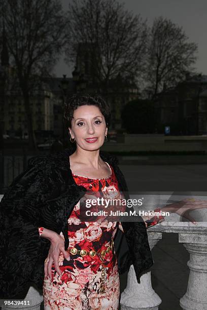 Singer Luz Casal poses after being decorated with the 'Honor medal of the city of Paris' by Bertrand Delanoe at Hotel de Ville on April 13, 2010 in...