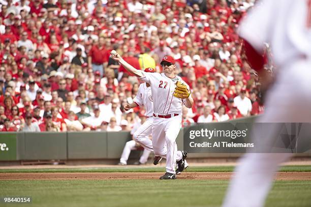 Cincinnati Reds Scott Rolen in action, fielding vs St. Louis Cardinals. Cincinnati, OH 4/5/2010 CREDIT: Al Tielemans