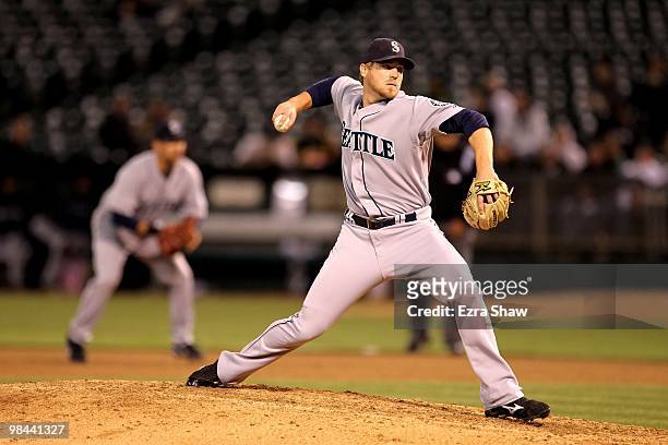 Shawn Kelley of the Seattle Mariners pitches against the Oakland Athletics at the Oakland-Alameda County Coliseum on April 6, 2010 in Oakland,...