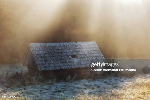 high tatras. small house at dawn - zilina fotografías e imágenes de stock