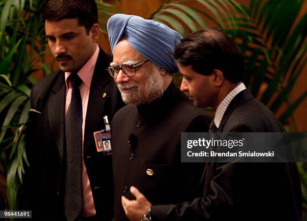 Manmohan Singh, Prime Minister of the Republic of India, arrives for a press conference after attending a nuclear summit April 13, 2010 in...