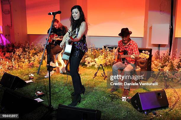 Musicians Michelle Branch and husband Teddy Landau perform during the MINI Countryman Picnic event on April 13, 2010 in Milan, Italy.