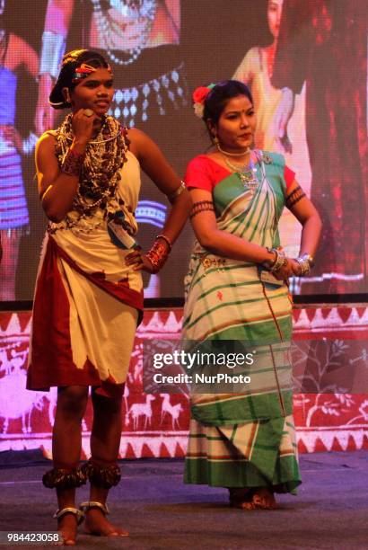 Asia Rani 5,949 Asia Rani Stock Photos, High-Res Pictures, and Images - Getty Images