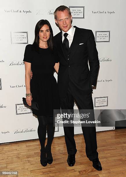 Jennifer Connelly and Paul Bettany pose on the red carpet during the 2010 Tribeca Ball at the New York Academy of Art on April 13, 2010 in New York...