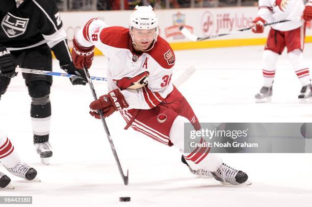 Vernon Fiddler of the Phoenix Coyotes skates with the puck against the Los Angeles Kings on April 8, 2010 at Staples Center in Los Angeles,...