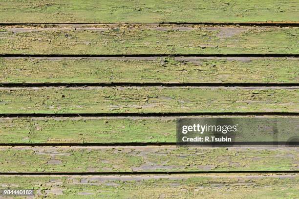 green olive old painted wooden background - parquet cloué photos et images de collection