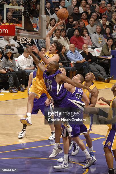 Sasha Vujacic of the Los Angeles Lakers goes up for a shot against the Sacramento Kings at Staples Center on April 13, 2010 in Los Angeles,...
