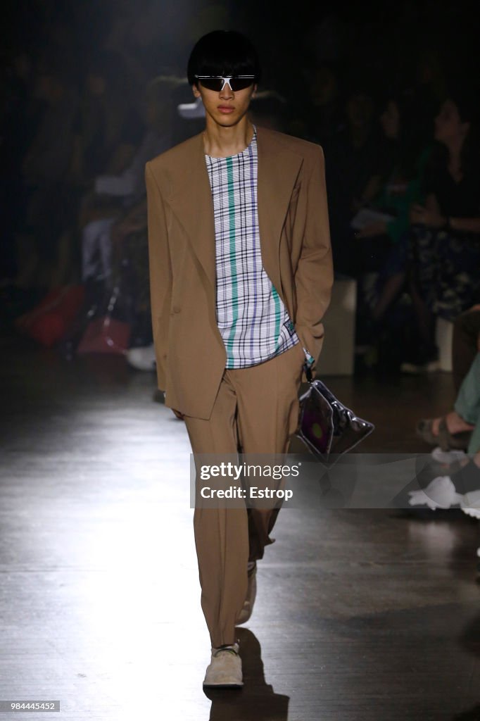 Kenzo: Runway - Paris Fashion Week - Menswear Spring/Summer 2019