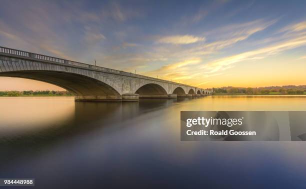 arlington memorial bridge - arlington memorial bridge stockfoto's en -beelden