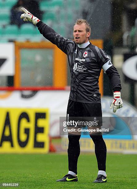 Jean Francois Gillet of Bari in action during the Serie A match between AC Siena and AS Bari at Stadio Artemio Franchi on April 11, 2010 in Siena,...