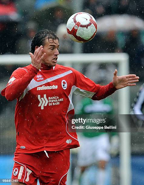 Salvatore Masiello of Bari in action during the Serie A match between AC Siena and AS Bari at Stadio Artemio Franchi on April 11, 2010 in Siena,...