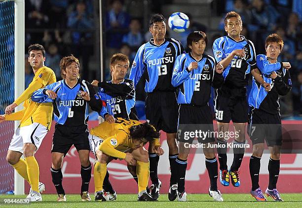 Junichi Inamoto of Kawasaki Frontale in action during the AFC Champions League match between Kawasaki Frontale and Seongnam Ilhwa at Todoroki Stadium...