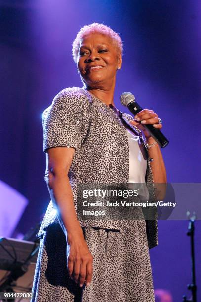 American pop and r&b singer Dionne Warwick performs at the Rhythm & Blues Foundation 13th Annual Pioneer Awards at The Manhattan Center, New York,...