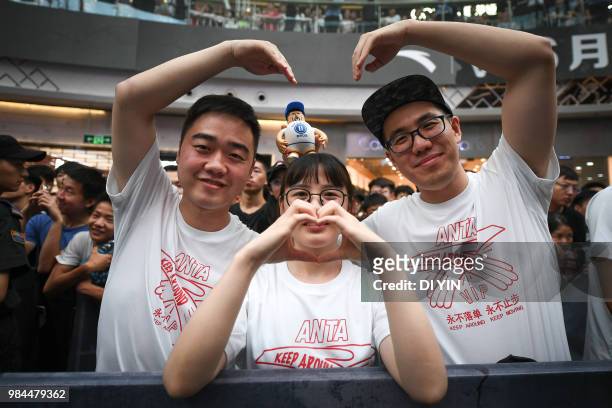 Fans are waiting for NBA player Klay Thompson of the Golden State Warriors in a fans meeting on June 26, 2018 in Zhengzhou, China.