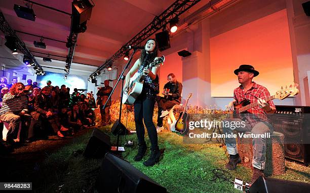 Musicians Michelle Branch and husband Teddy Landau perform during the MINI Countryman Picnic event on April 13, 2010 in Milan, Italy.