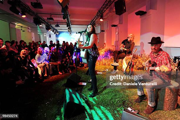 Musicians Michelle Branch and husband Teddy Landau perform during the MINI Countryman Picnic event on April 13, 2010 in Milan, Italy.