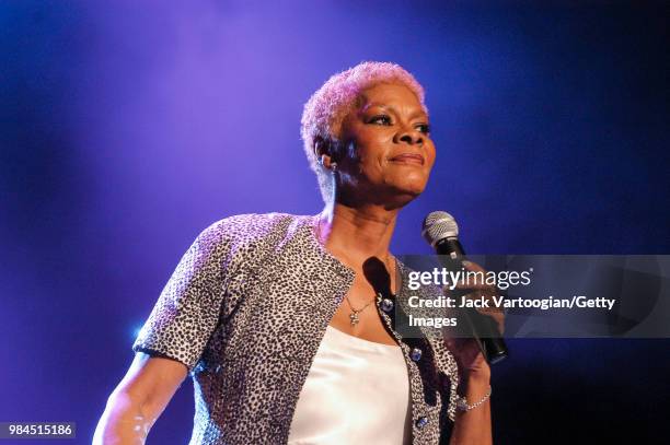 American pop and r&b singer Dionne Warwick performs at the Rhythm & Blues Foundation 13th Annual Pioneer Awards at The Manhattan Center, New York,...